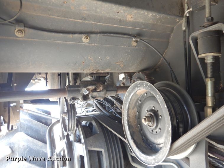 image for item DF0101 2008 Gleaner R75  combine