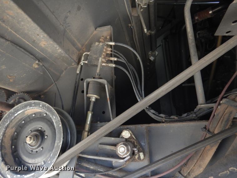 image for item DF0101 2008 Gleaner R75  combine