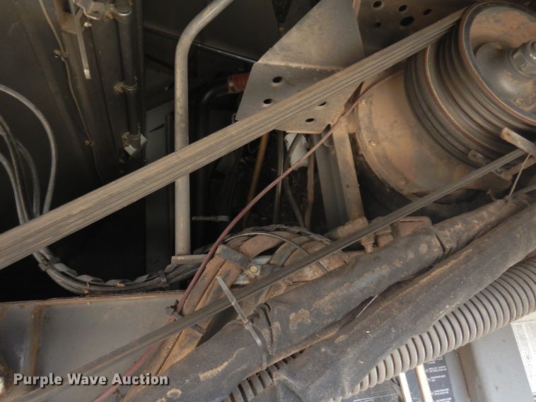 image for item DF0101 2008 Gleaner R75  combine