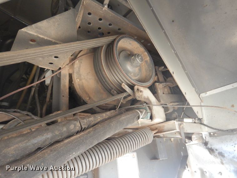 image for item DF0101 2008 Gleaner R75  combine