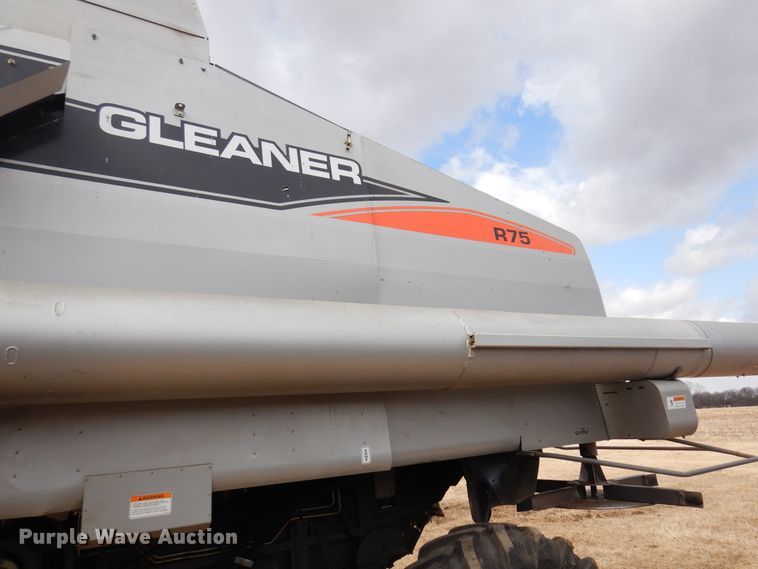 image for item DF0101 2008 Gleaner R75  combine