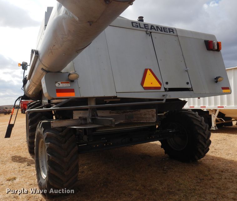 image for item DF0101 2008 Gleaner R75  combine