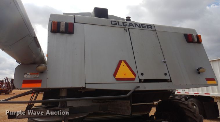 image for item DF0101 2008 Gleaner R75  combine