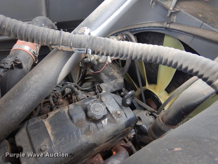 image for item DF0101 2008 Gleaner R75  combine