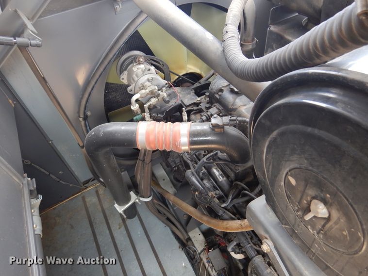 image for item DF0101 2008 Gleaner R75  combine