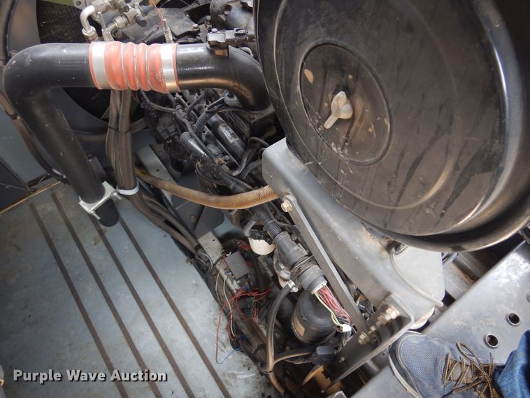 image for item DF0101 2008 Gleaner R75  combine