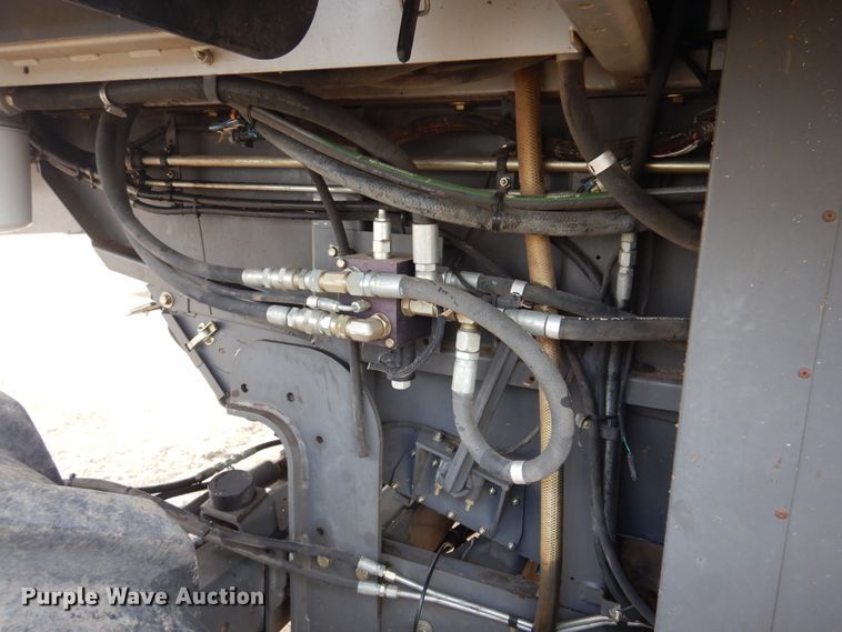 image for item DF0101 2008 Gleaner R75  combine