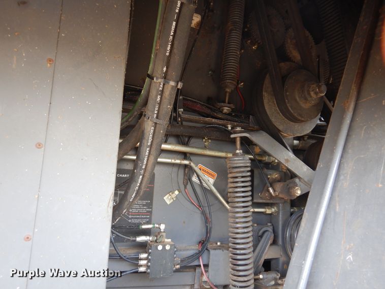 image for item DF0101 2008 Gleaner R75  combine