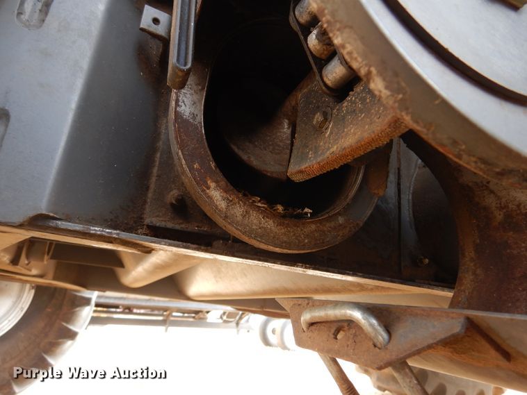 image for item DF0101 2008 Gleaner R75  combine