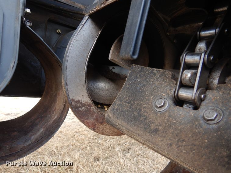 image for item DF0101 2008 Gleaner R75  combine