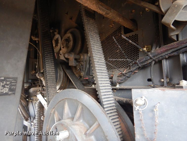 image for item DF0101 2008 Gleaner R75  combine