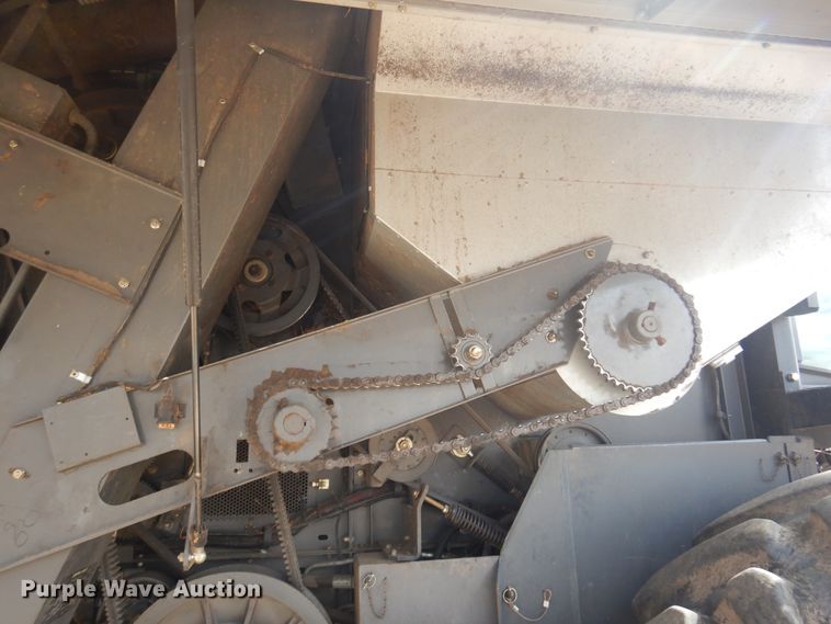 image for item DF0101 2008 Gleaner R75  combine