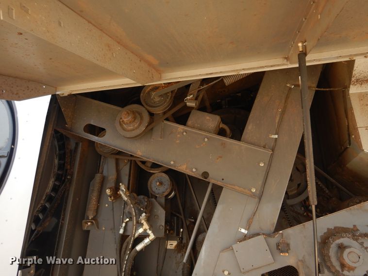 image for item DF0101 2008 Gleaner R75  combine