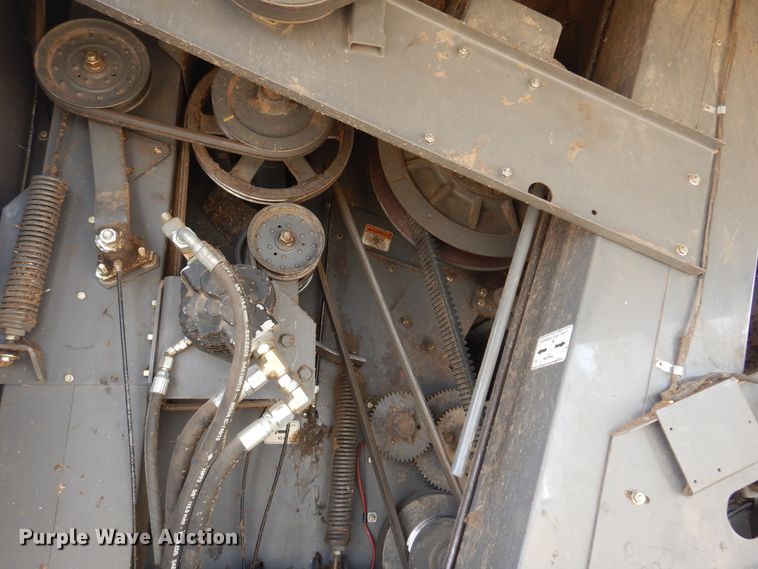 image for item DF0101 2008 Gleaner R75  combine