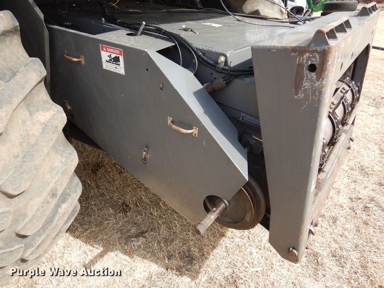 image for item DF0101 2008 Gleaner R75  combine