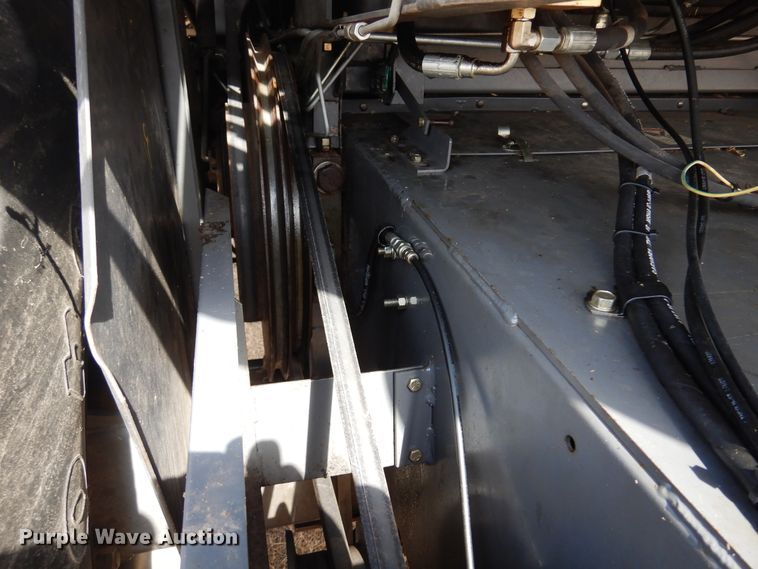 image for item DF0101 2008 Gleaner R75  combine