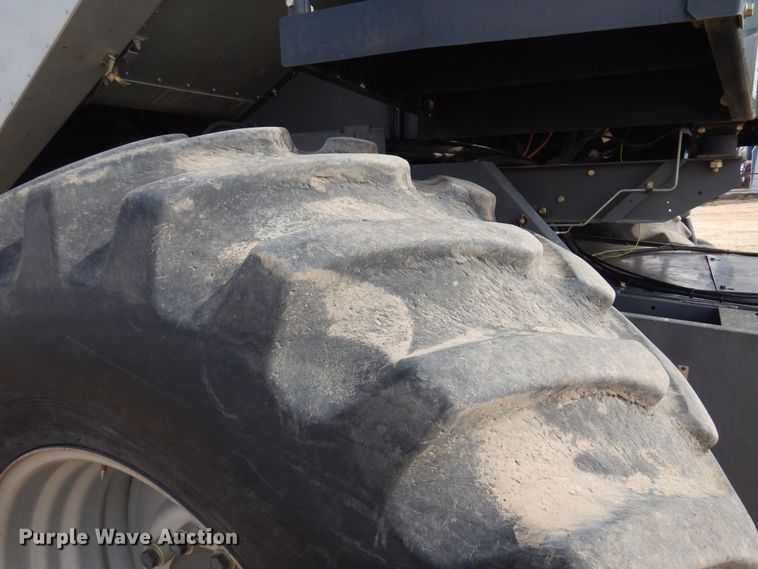 image for item DF0101 2008 Gleaner R75  combine