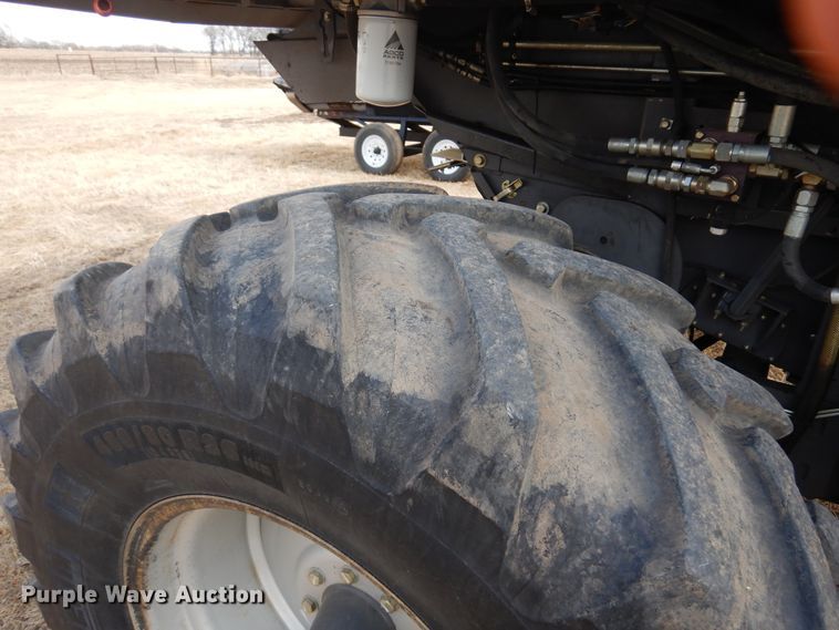 image for item DF0101 2008 Gleaner R75  combine