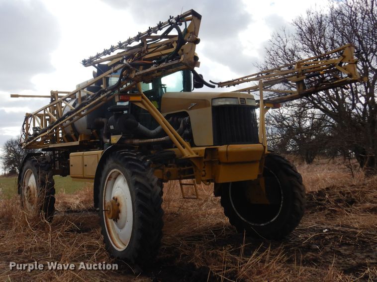 image for item DF0102 Ag-Chem RoGator 1064  sprayer