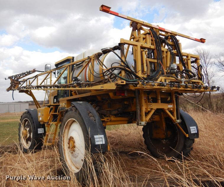 image for item DF0102 Ag-Chem RoGator 1064  sprayer
