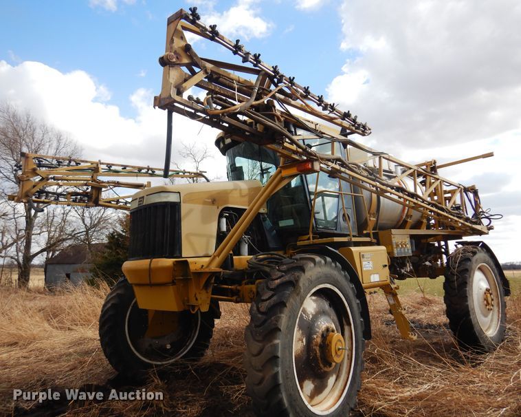 image for item DF0102 Ag-Chem RoGator 1064  sprayer