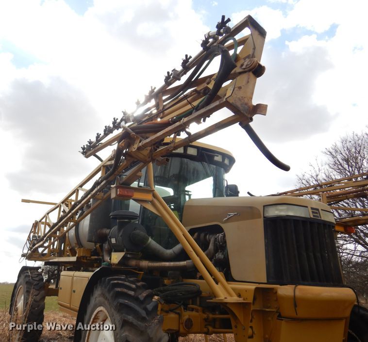 image for item DF0102 Ag-Chem RoGator 1064  sprayer