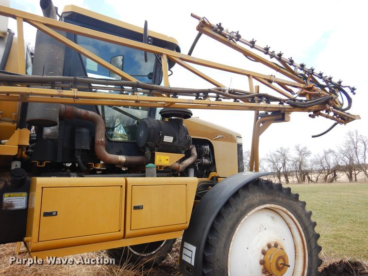 image for item DF0102 Ag-Chem RoGator 1064  sprayer