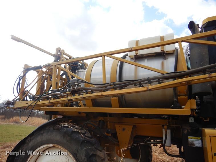 image for item DF0102 Ag-Chem RoGator 1064  sprayer