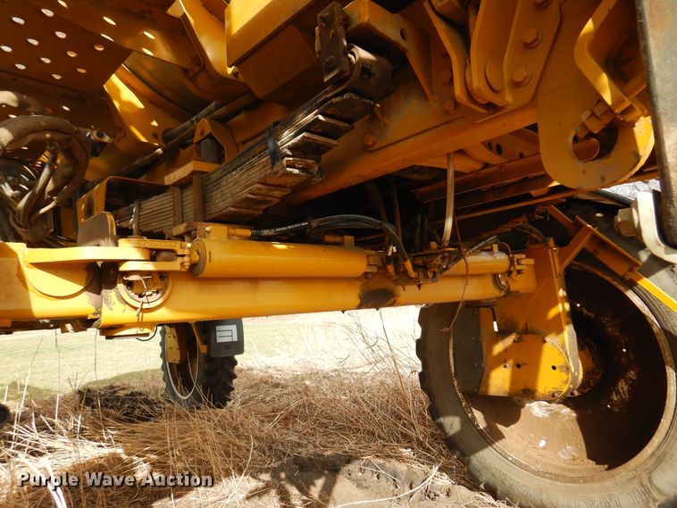 image for item DF0102 Ag-Chem RoGator 1064  sprayer