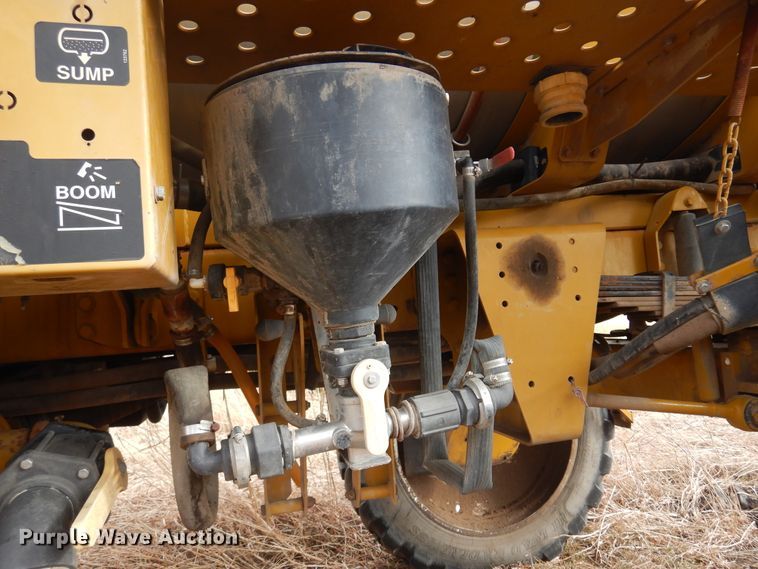 image for item DF0102 Ag-Chem RoGator 1064  sprayer