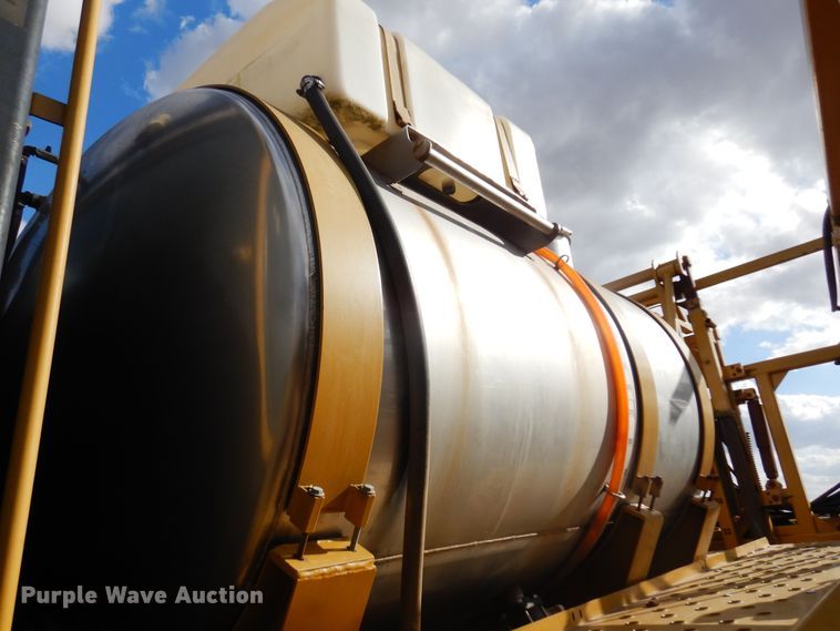 image for item DF0102 Ag-Chem RoGator 1064  sprayer