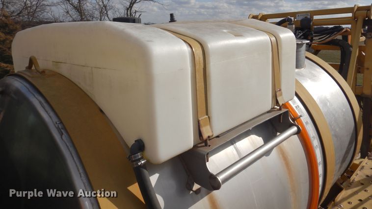 image for item DF0102 Ag-Chem RoGator 1064  sprayer