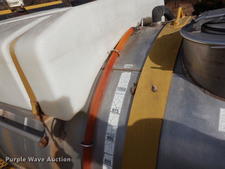 image for item DF0102 Ag-Chem RoGator 1064  sprayer