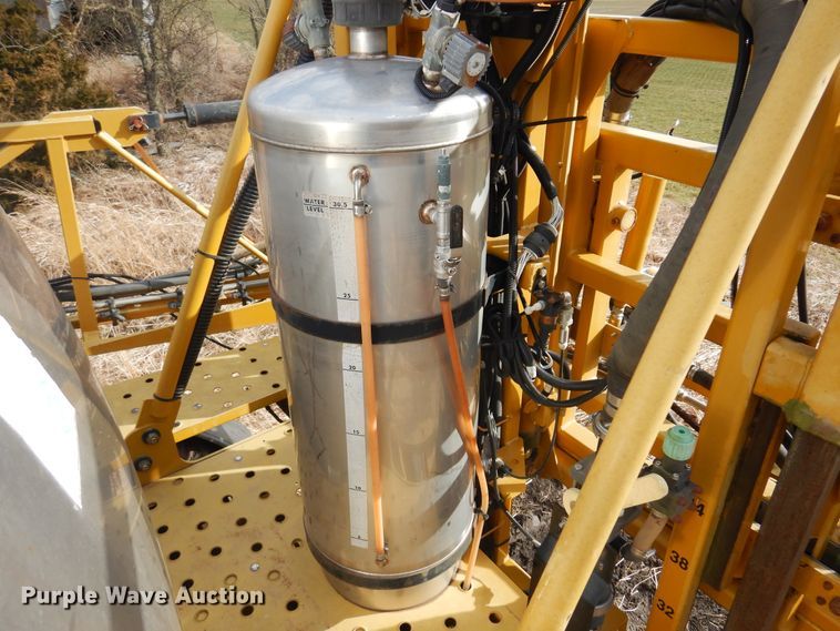 image for item DF0102 Ag-Chem RoGator 1064  sprayer