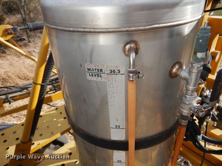 image for item DF0102 Ag-Chem RoGator 1064  sprayer