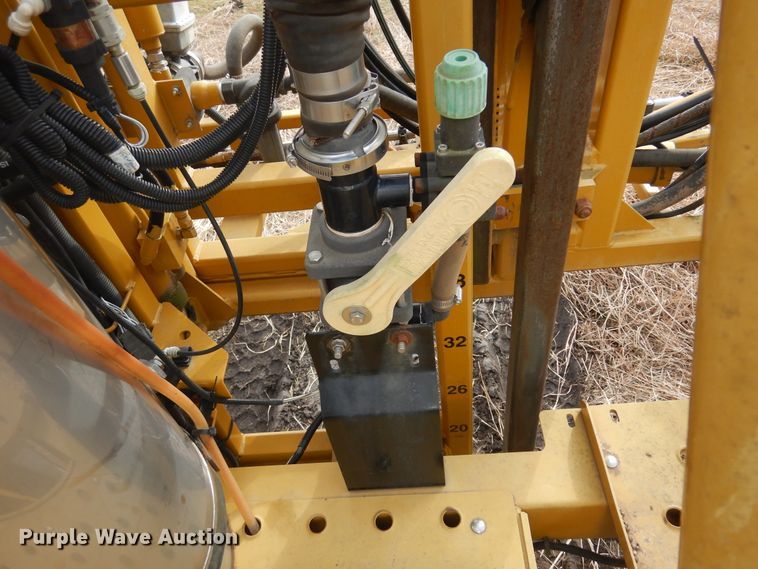 image for item DF0102 Ag-Chem RoGator 1064  sprayer