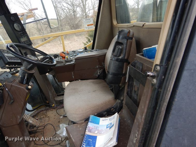 image for item DF0102 Ag-Chem RoGator 1064  sprayer