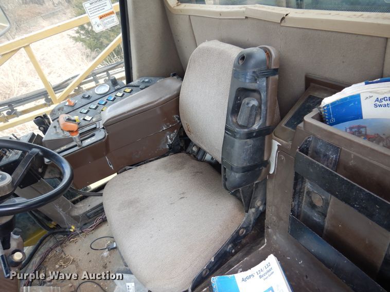 image for item DF0102 Ag-Chem RoGator 1064  sprayer