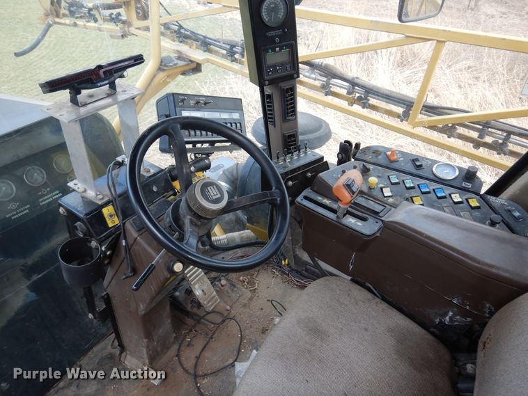 image for item DF0102 Ag-Chem RoGator 1064  sprayer