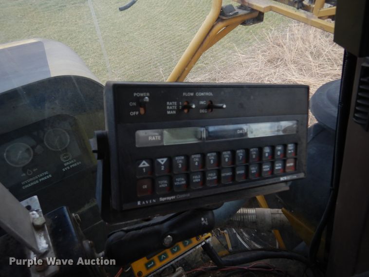 image for item DF0102 Ag-Chem RoGator 1064  sprayer