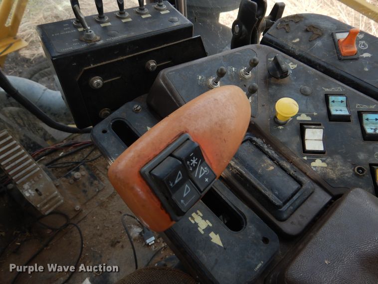 image for item DF0102 Ag-Chem RoGator 1064  sprayer