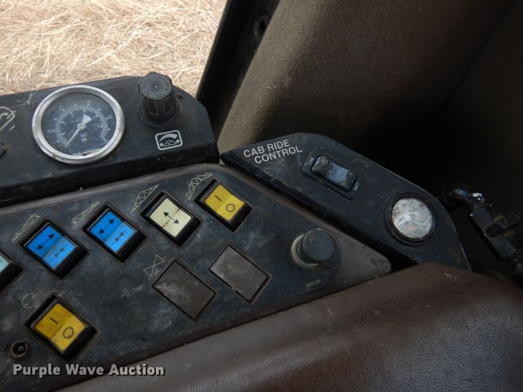 image for item DF0102 Ag-Chem RoGator 1064  sprayer