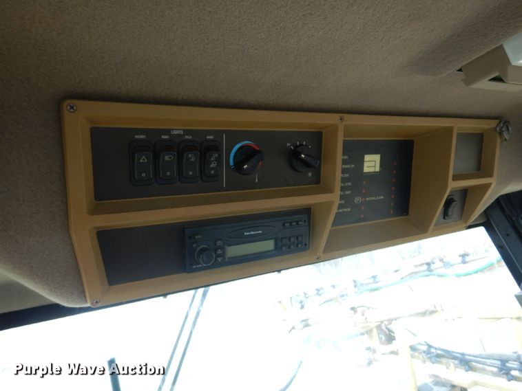 image for item DF0102 Ag-Chem RoGator 1064  sprayer