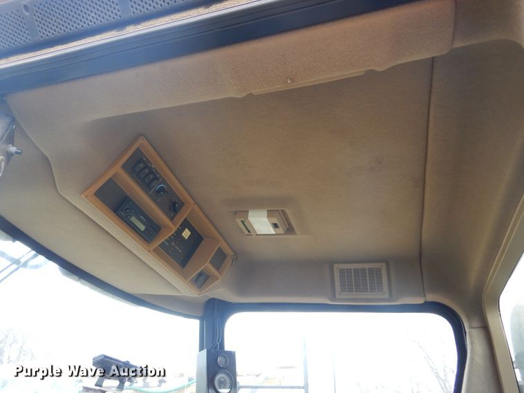 image for item DF0102 Ag-Chem RoGator 1064  sprayer