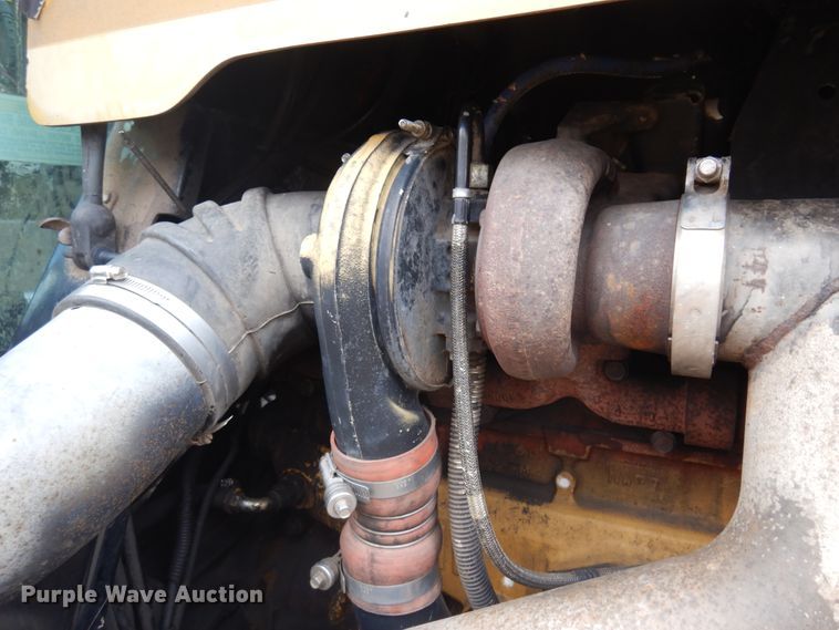 image for item DF0102 Ag-Chem RoGator 1064  sprayer