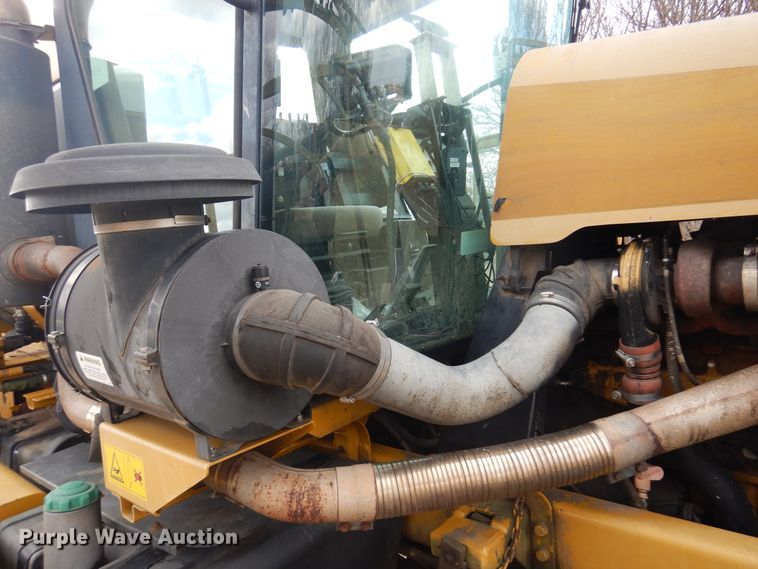 image for item DF0102 Ag-Chem RoGator 1064  sprayer