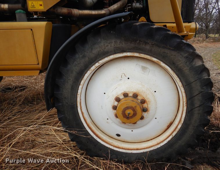 image for item DF0102 Ag-Chem RoGator 1064  sprayer