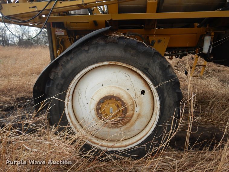 image for item DF0102 Ag-Chem RoGator 1064  sprayer