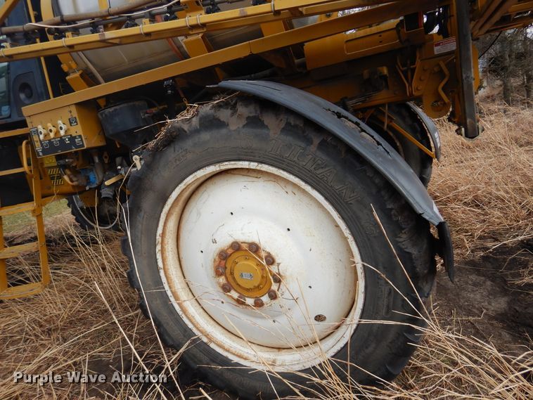 image for item DF0102 Ag-Chem RoGator 1064  sprayer