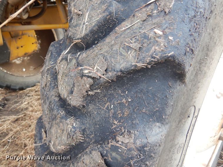 image for item DF0102 Ag-Chem RoGator 1064  sprayer